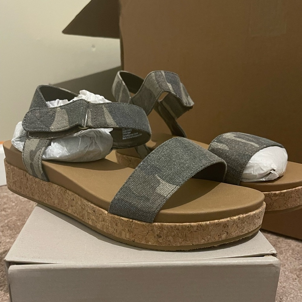 Maurices shoes size 11 brand new